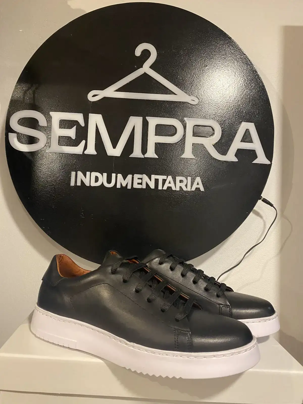Sneaker de cuero negra Sempra